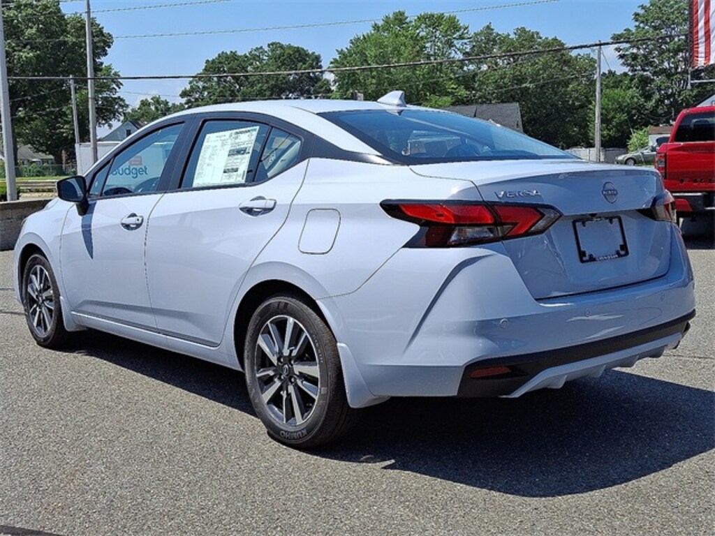 New 2025 Nissan Versa 1.6 SV Sedan