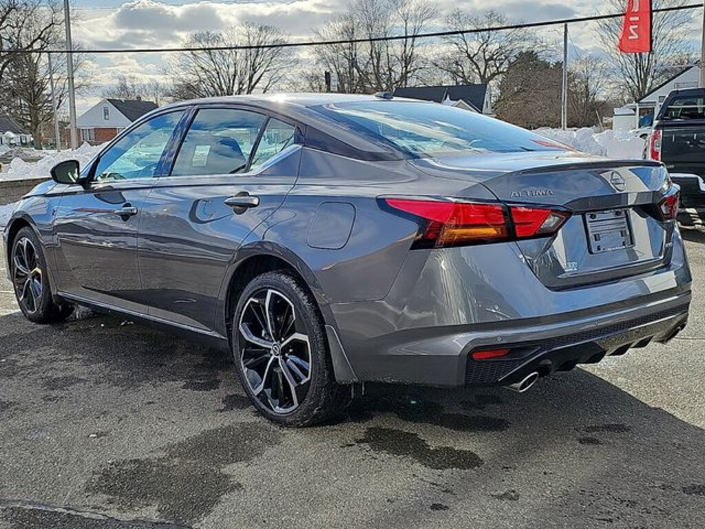 Used 2025 Nissan Altima SR Sedan