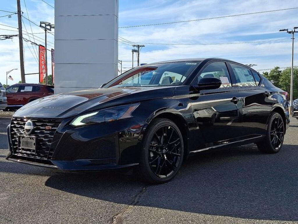 New 2026 Nissan Altima SR Sedan