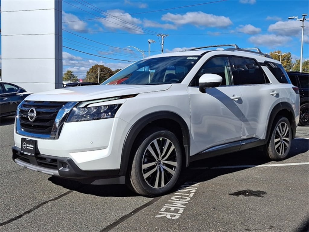 New 2025 Nissan Pathfinder Platinum SUV