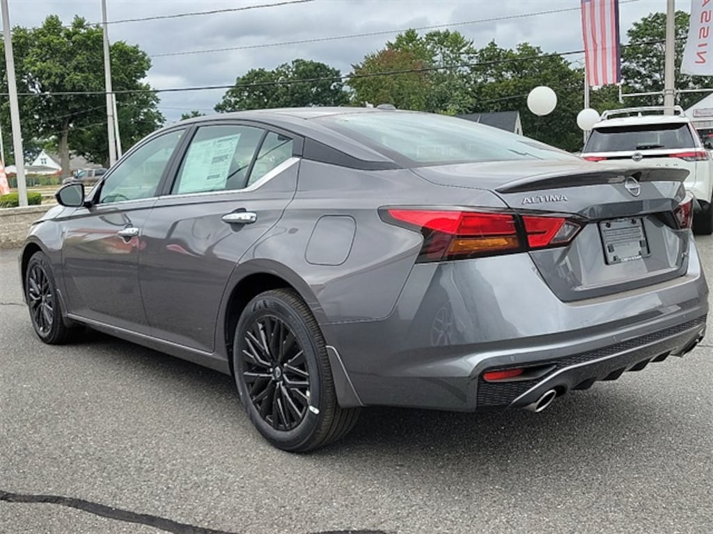 New 2025 Nissan Altima SV Sedan