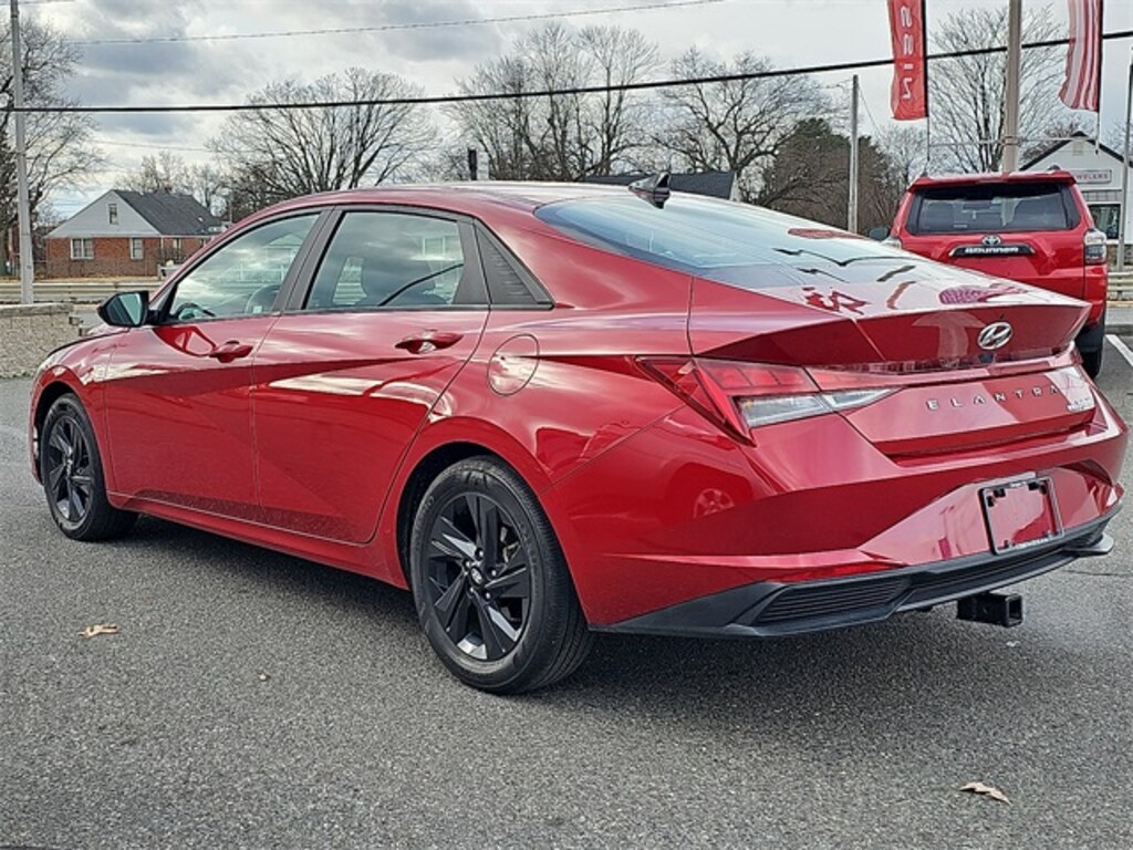 Used 2023 Hyundai Elantra HEV Blue Sedan