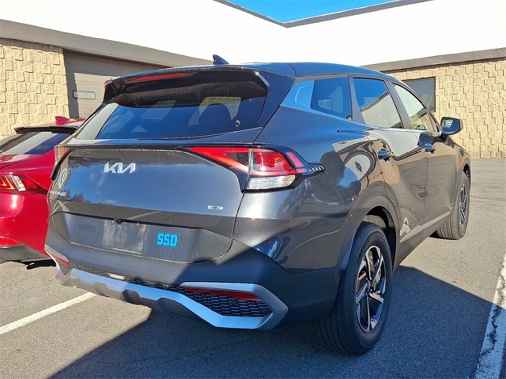 Used 2023 Kia Sportage Hybrid LX SUV
