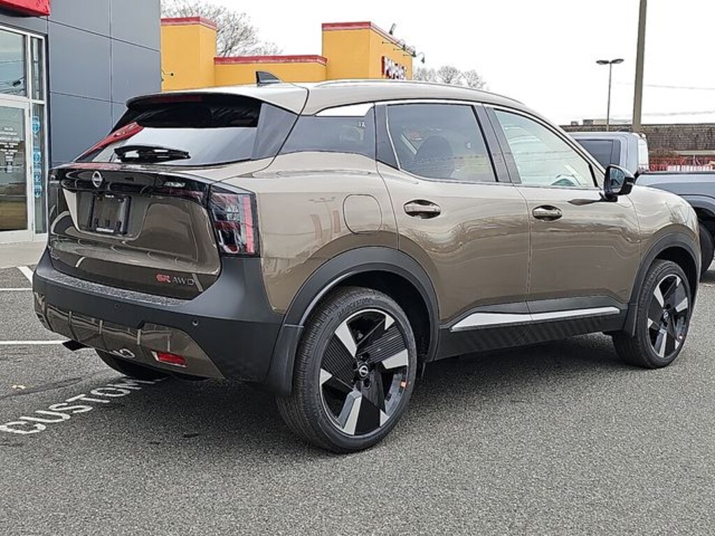 New 2026 Nissan Kicks SR SUV