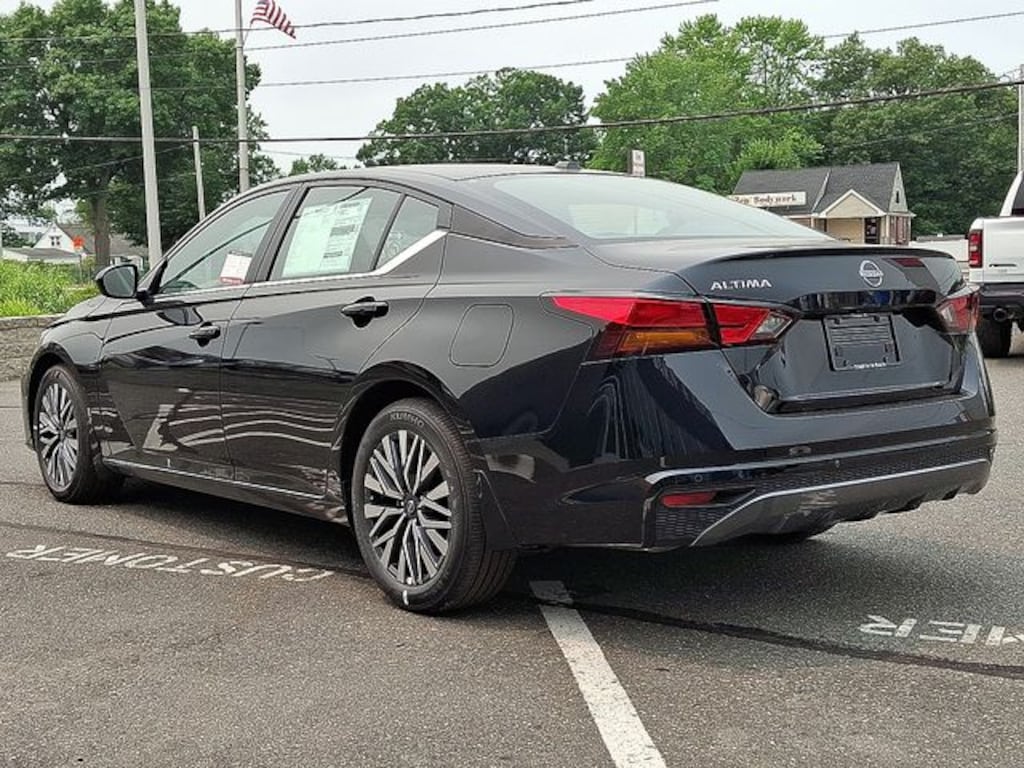 New 2026 Nissan Altima SV Sedan