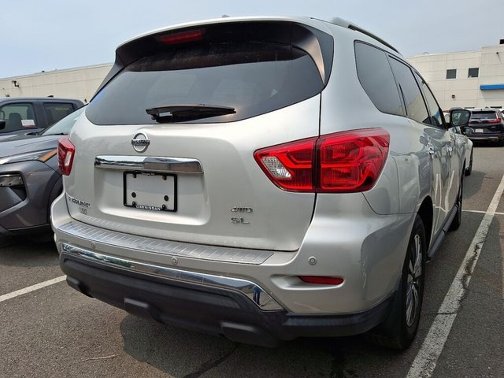Used 2020 Nissan Pathfinder SL SUV