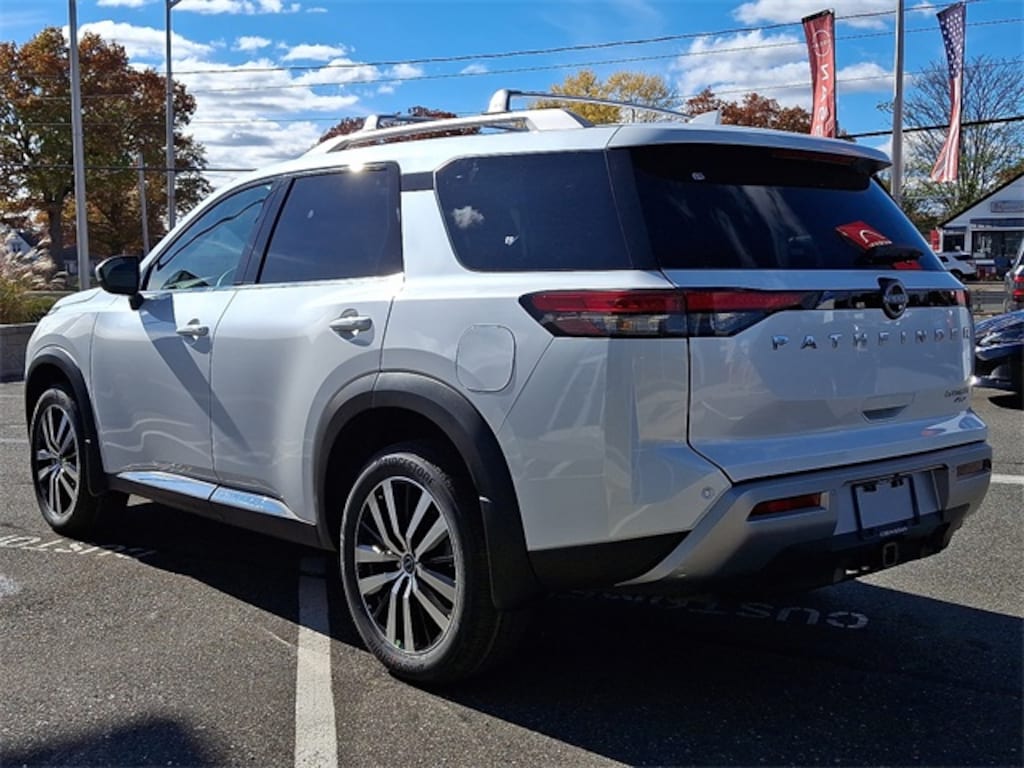 New 2025 Nissan Pathfinder Platinum SUV