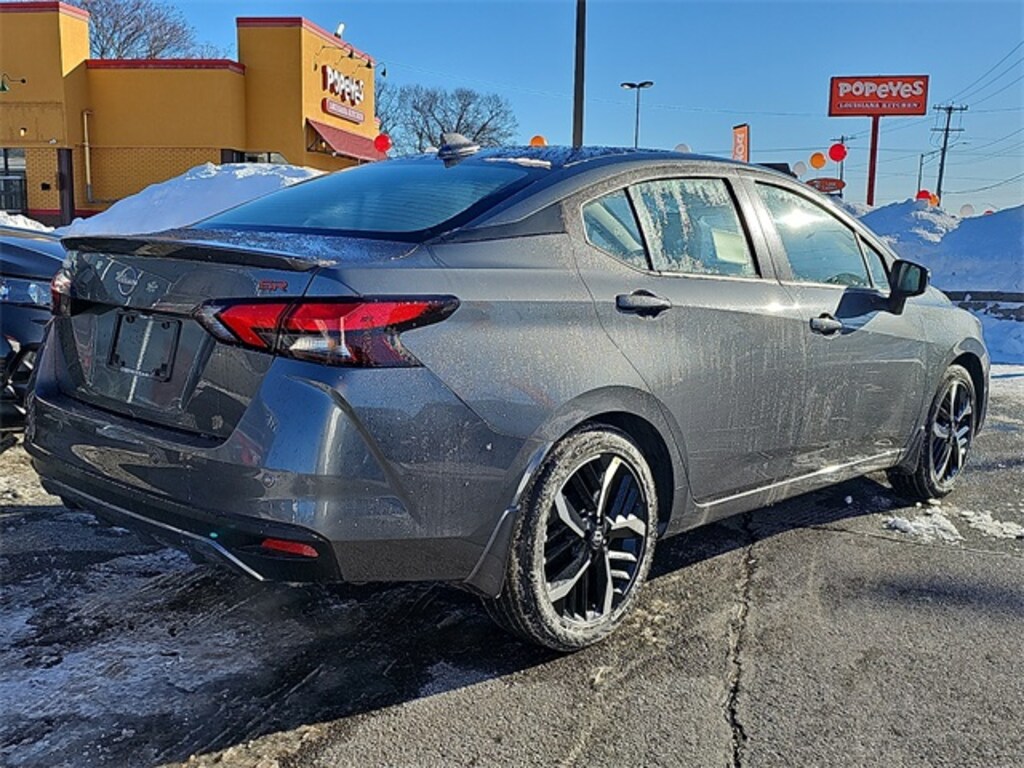 New 2025 Nissan Versa 1.6 SR Sedan