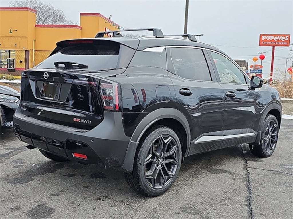 New 2026 Nissan Kicks SR SUV