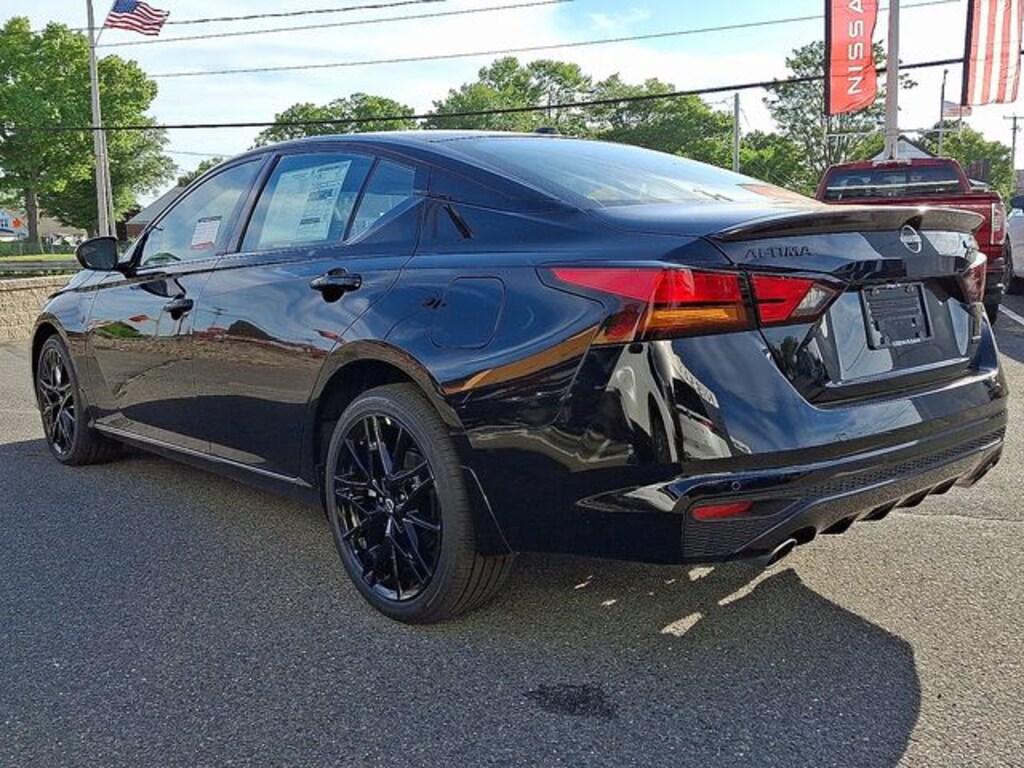 New 2026 Nissan Altima SR Sedan