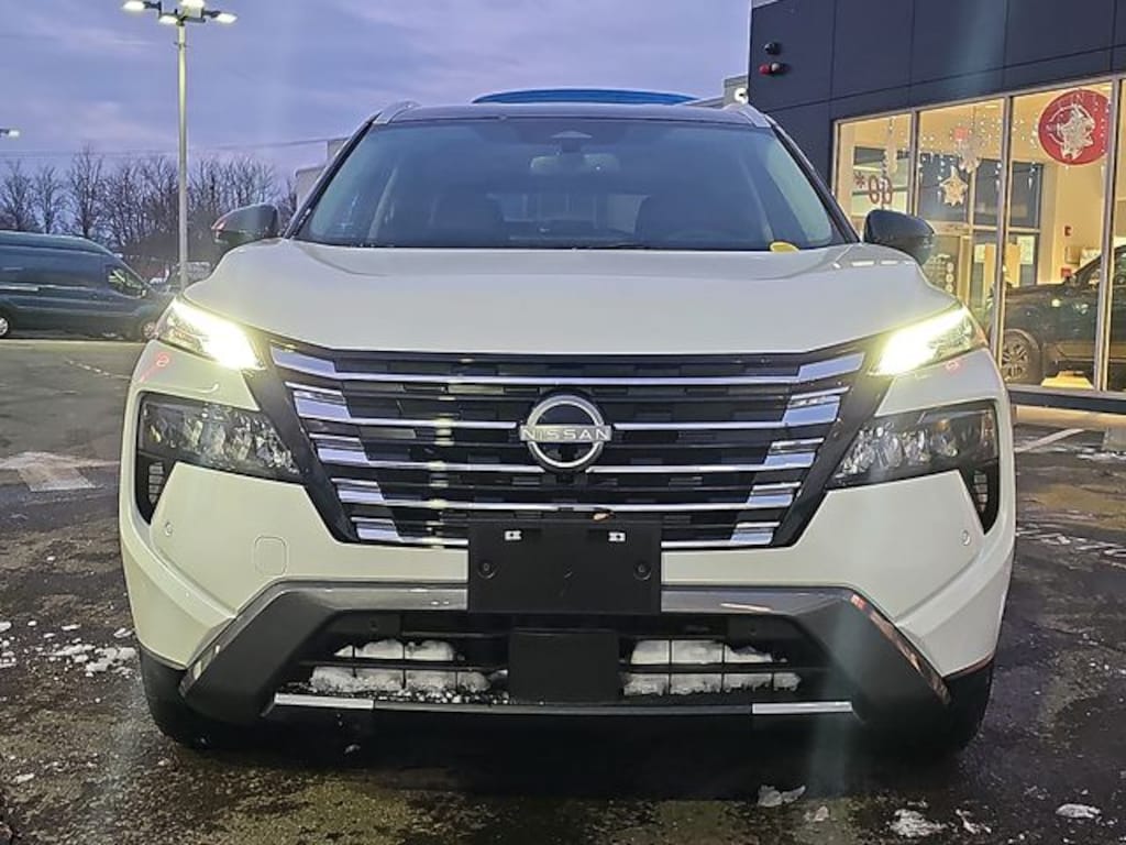 Used 2025 Nissan Rogue SL SUV