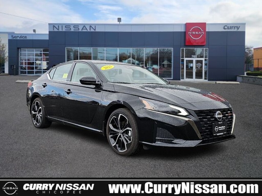 Used 2025 Nissan Altima SR Sedan