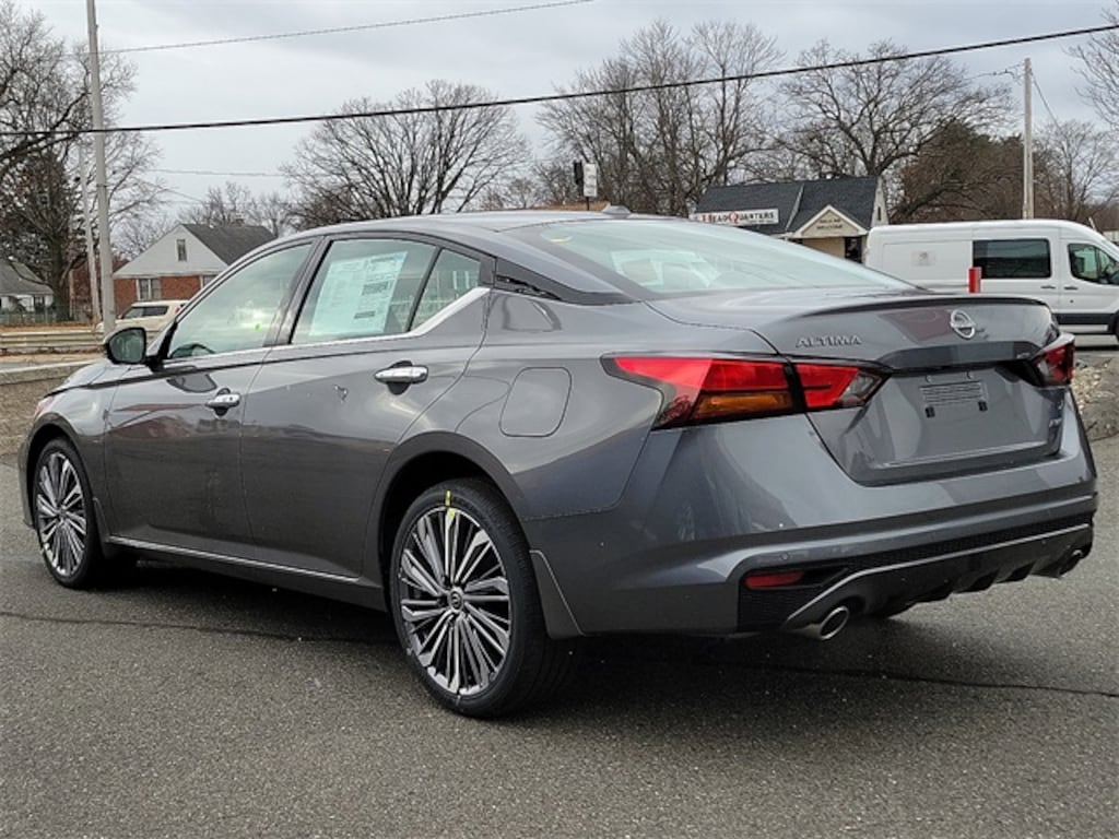 New 2025 Nissan Altima SL Sedan