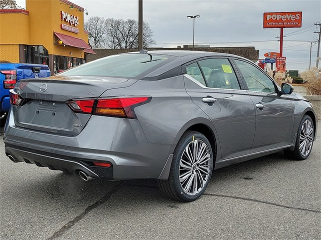 New 2025 Nissan Altima SL Sedan