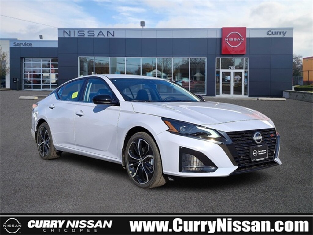 New 2025 Nissan Altima SR Sedan