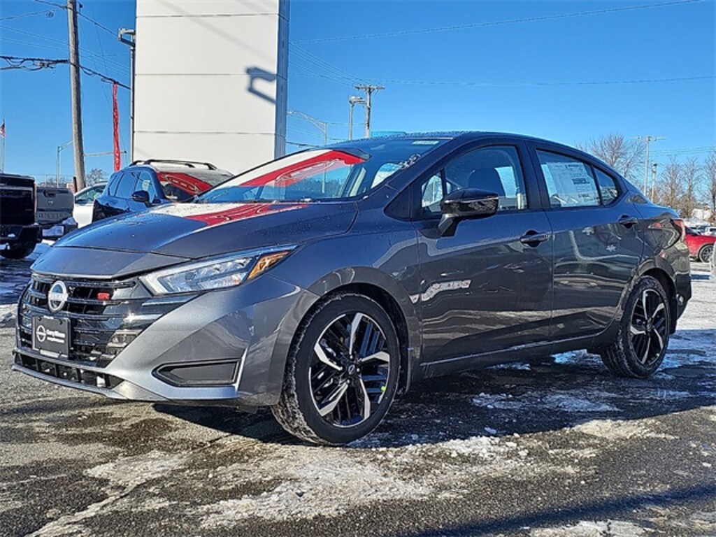 New 2025 Nissan Versa 1.6 SR Sedan
