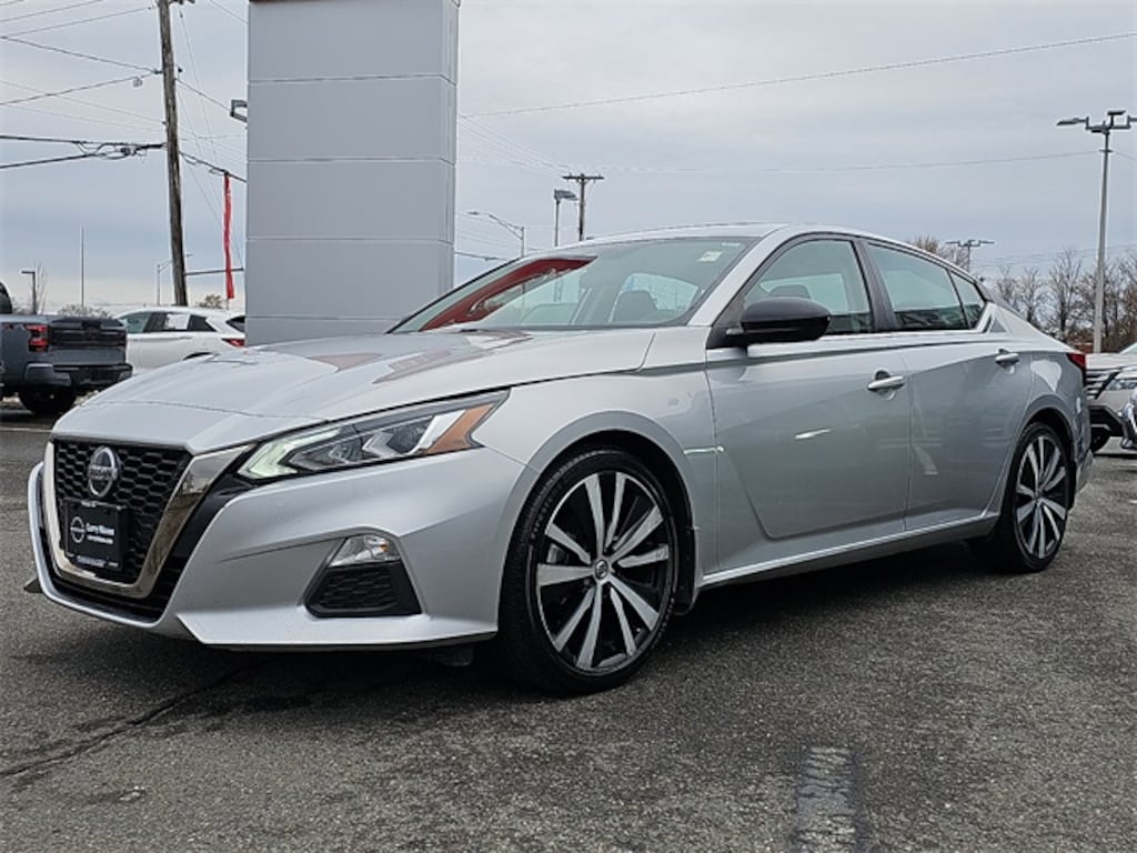 Used 2022 Nissan Altima 2.5 SR Sedan