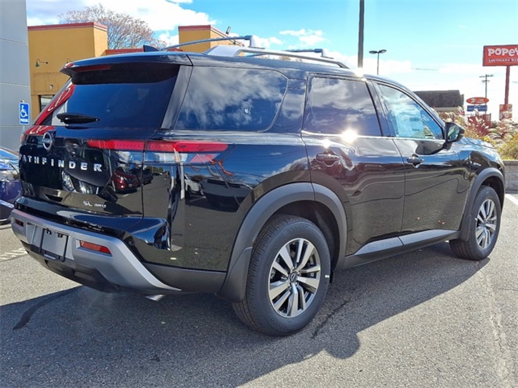 New 2025 Nissan Pathfinder SL SUV