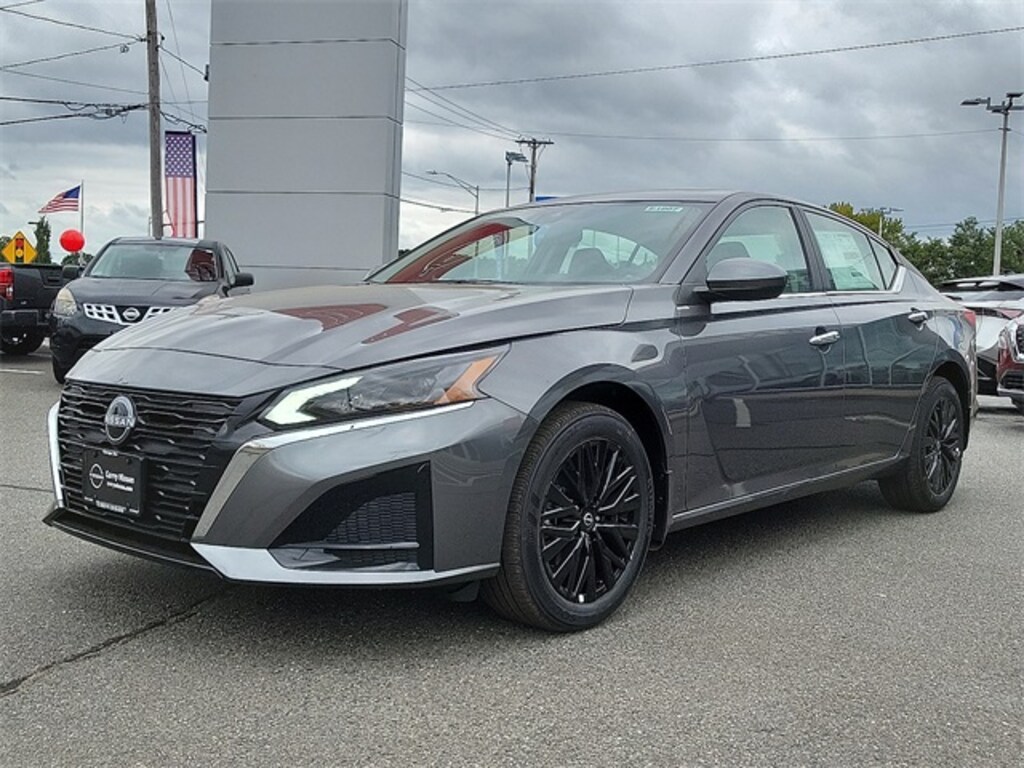 New 2025 Nissan Altima SV Sedan