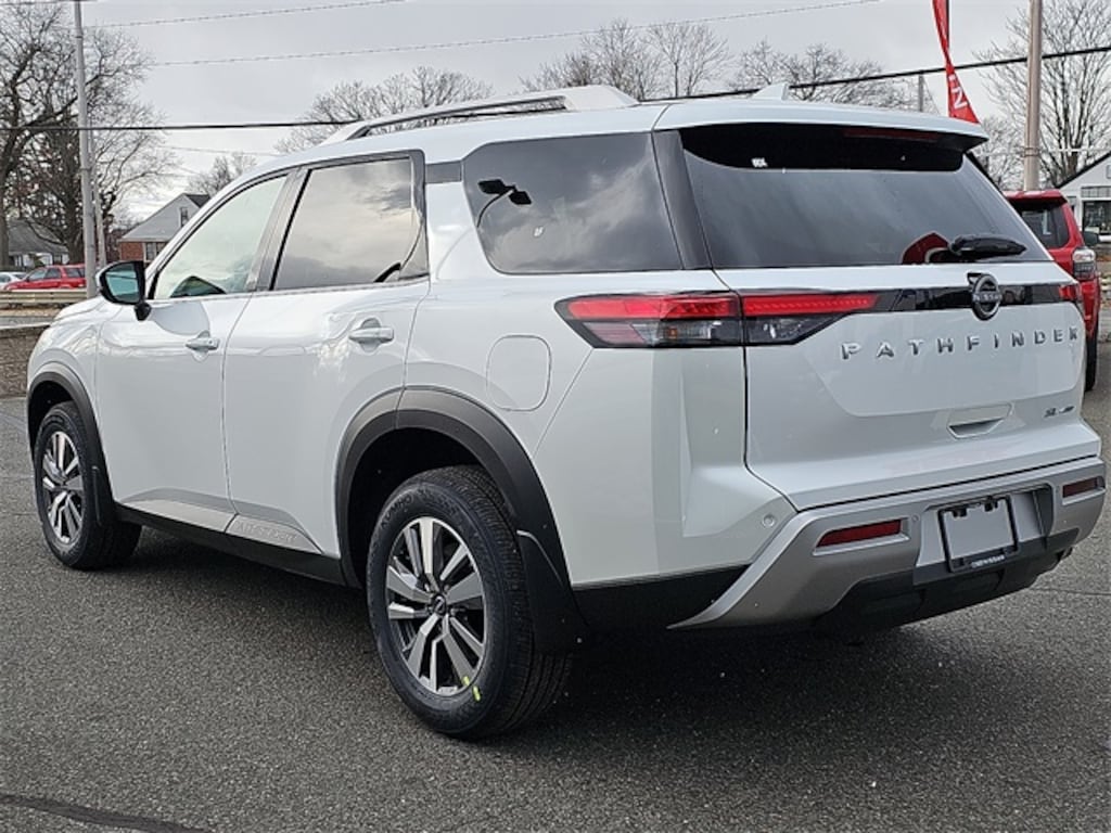 New 2025 Nissan Pathfinder SL SUV