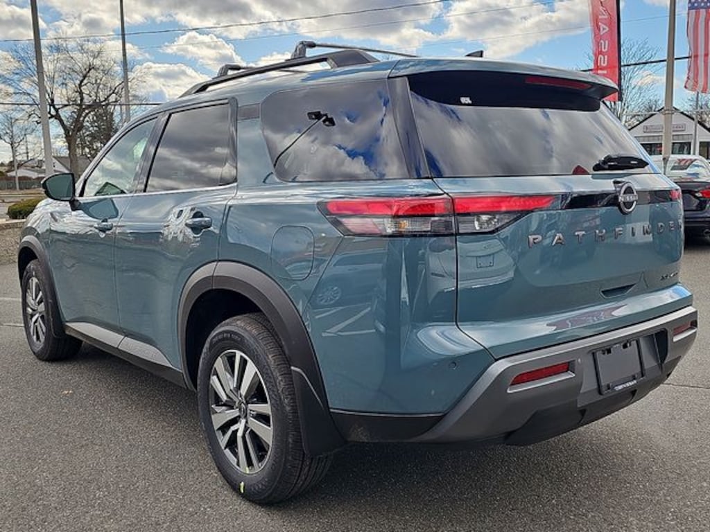 New 2026 Nissan Pathfinder SL SUV