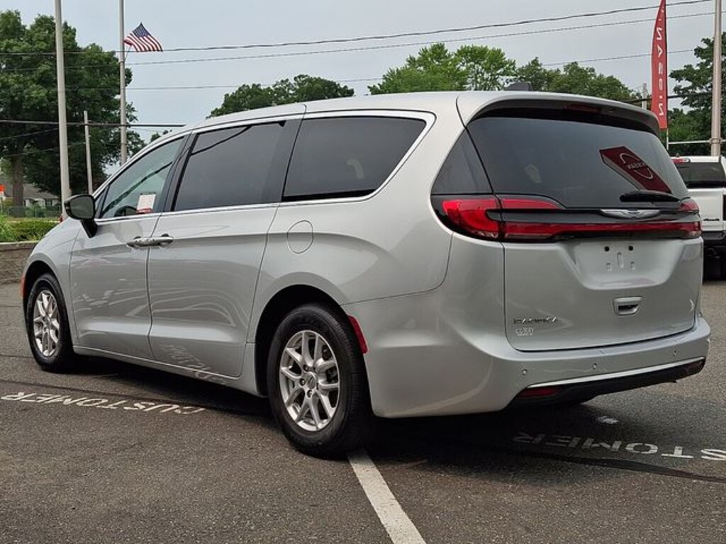 Used 2024 Chrysler Pacifica Touring L Van Passenger Van