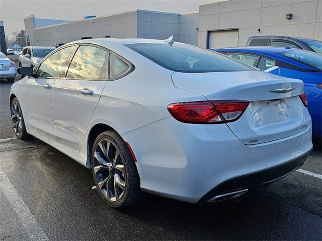 Used 2016 Chrysler 200 S Sedan