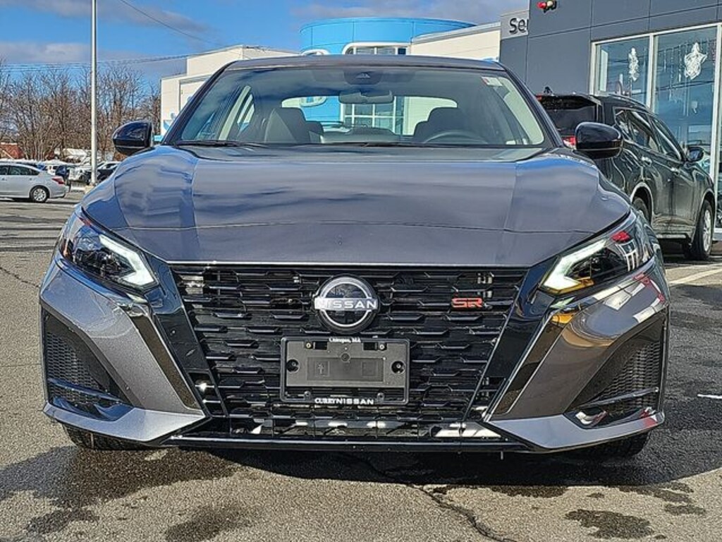 Used 2025 Nissan Altima SR Sedan