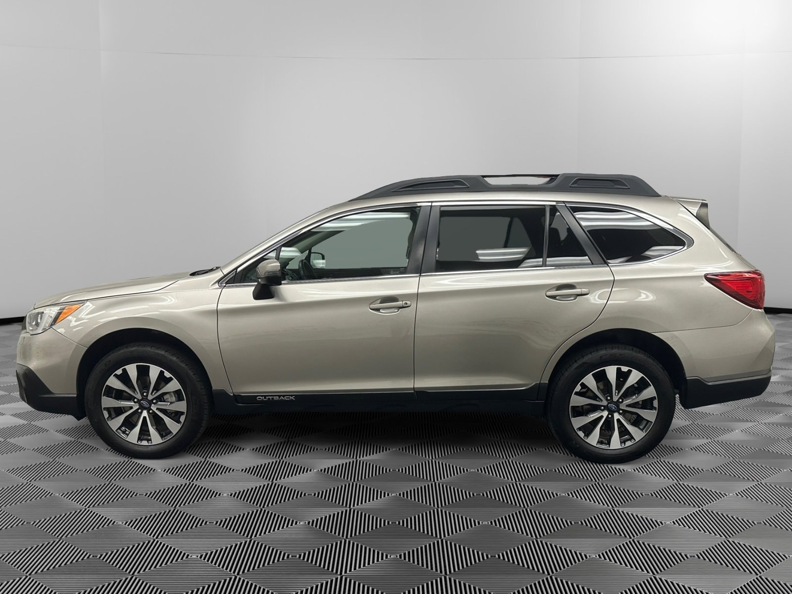 Used 2016 Subaru Outback Limited with VIN 4S4BSANC7G3301896 for sale in Cortlandt Manor, NY