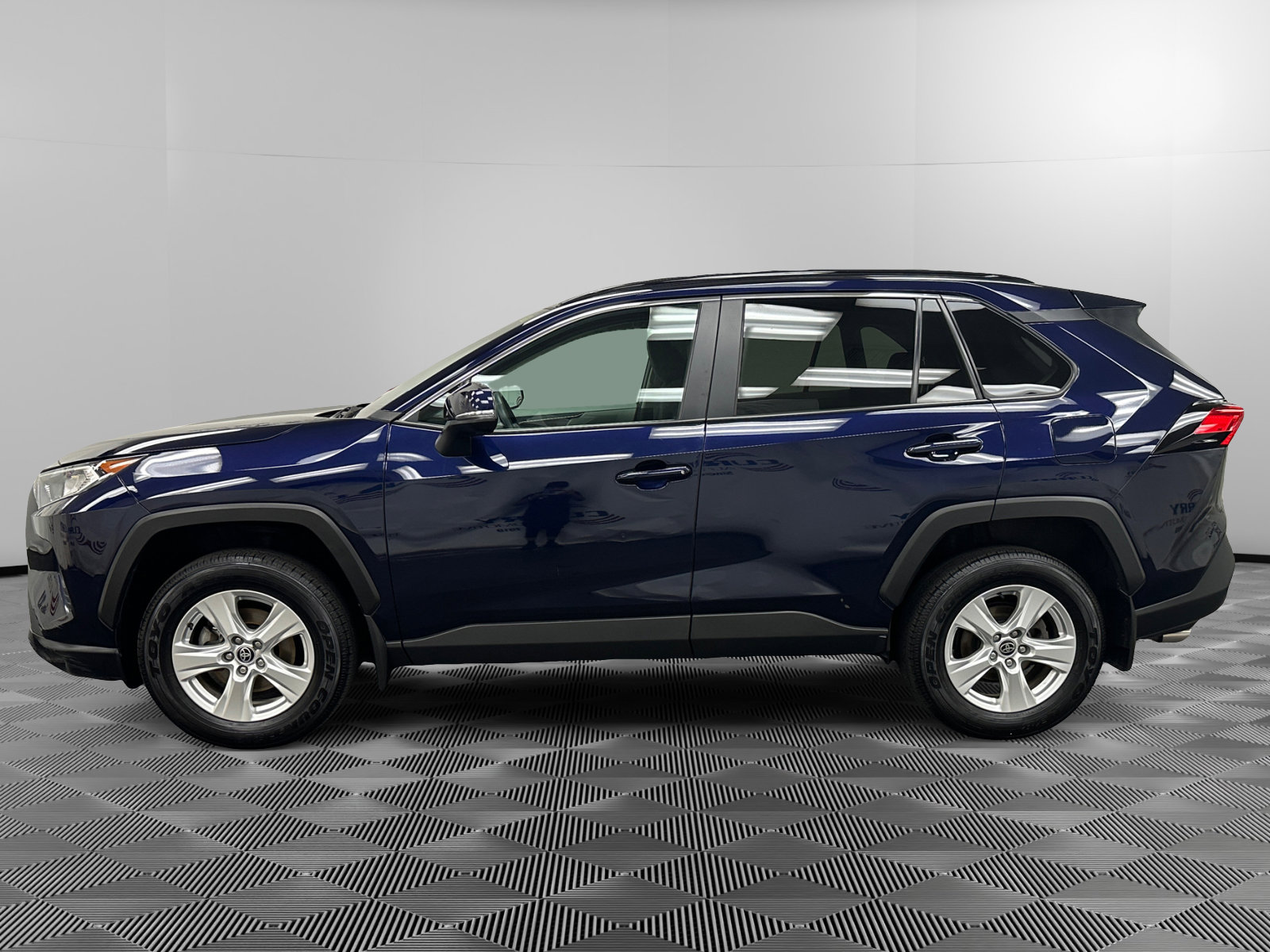 Certified 2021 Toyota RAV4 XLE with VIN 2T3P1RFV4MW231682 for sale in Cortlandt Manor, NY