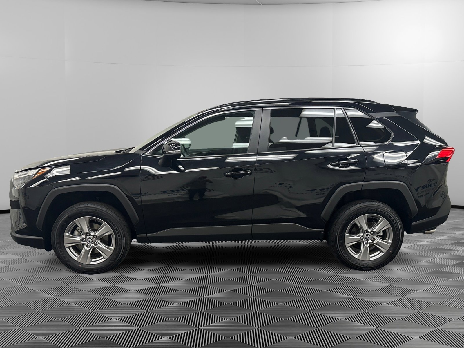 Used 2023 Toyota RAV4 XLE with VIN 2T3P1RFVXPW381588 for sale in Cortlandt Manor, NY