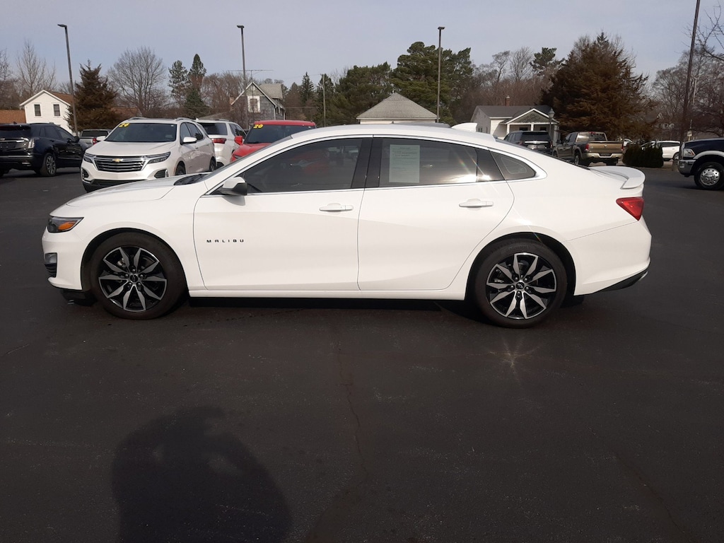 Used 2025 Chevrolet Malibu RS Car