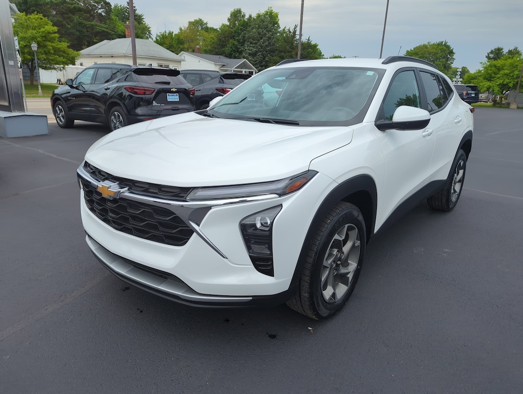 Used 2024 Chevrolet Trax LT SUV