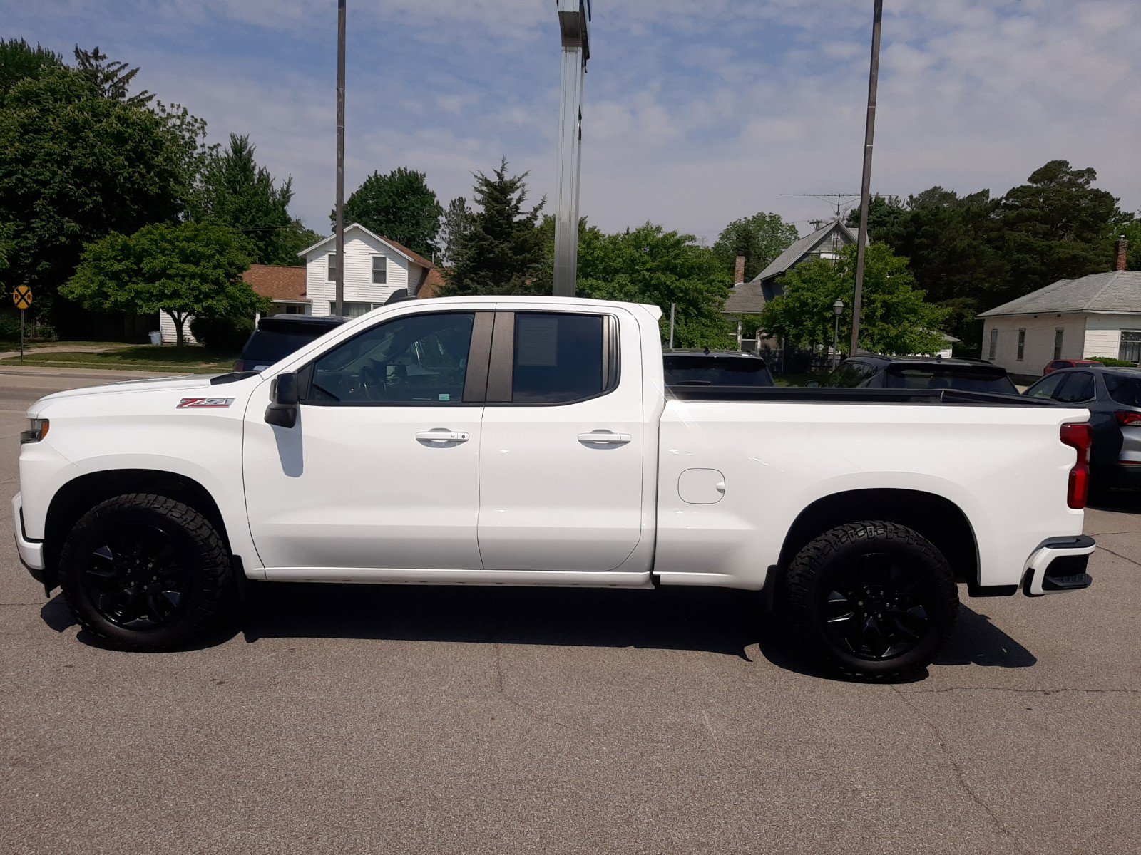 Used 2020 Chevrolet Silverado 1500 RST with VIN 1GCRYEED2LZ335530 for sale in Caro, MI