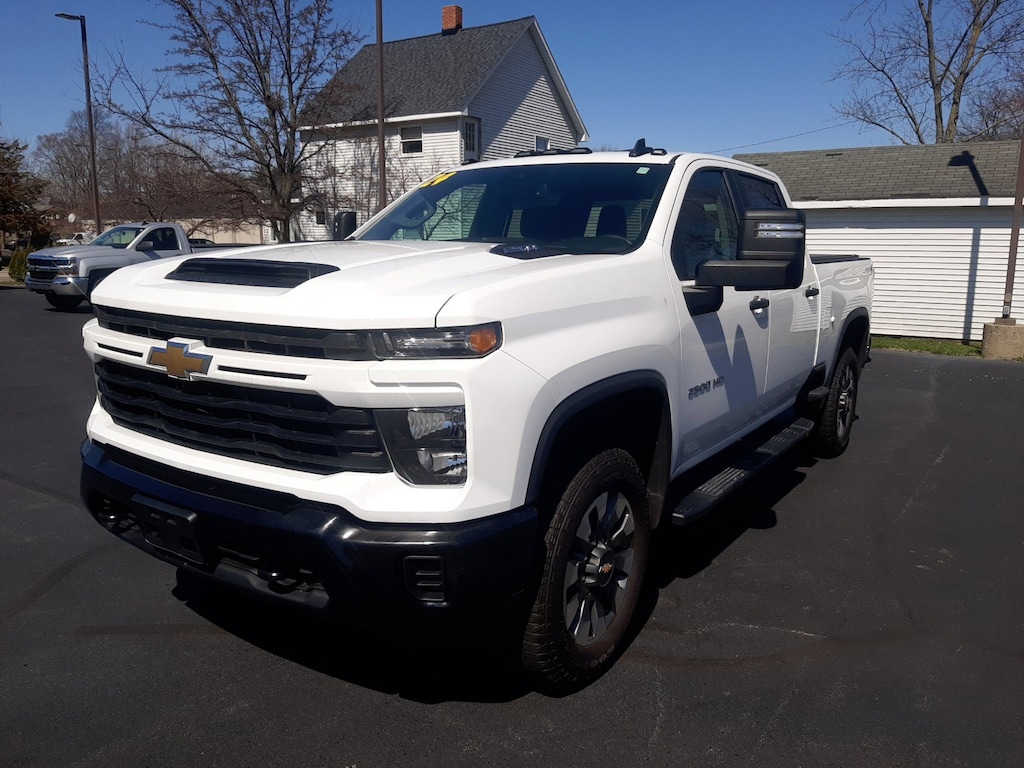 Used 2024 Chevrolet Silverado 2500 HD Custom Truck