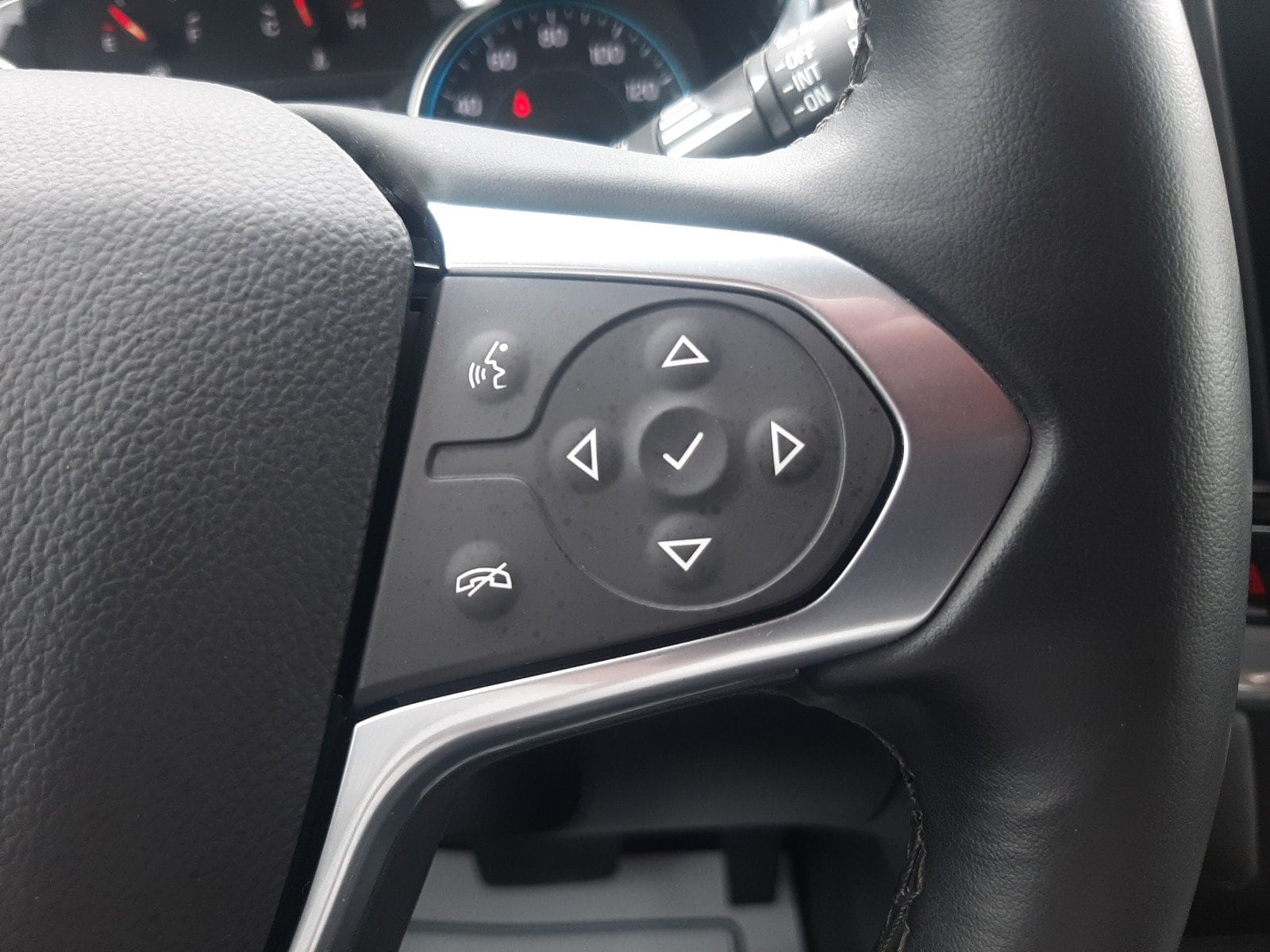 2023 Chevrolet Traverse 1LT - Photo 34