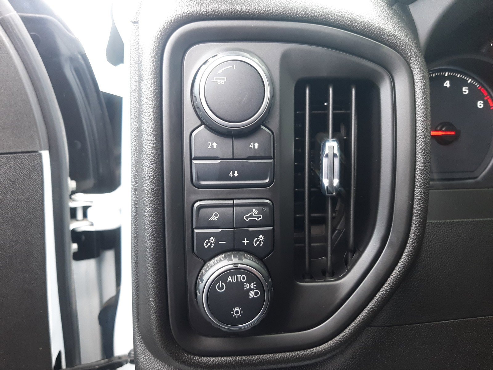 2024 Chevrolet Silverado 2500HD Custom - Photo 24