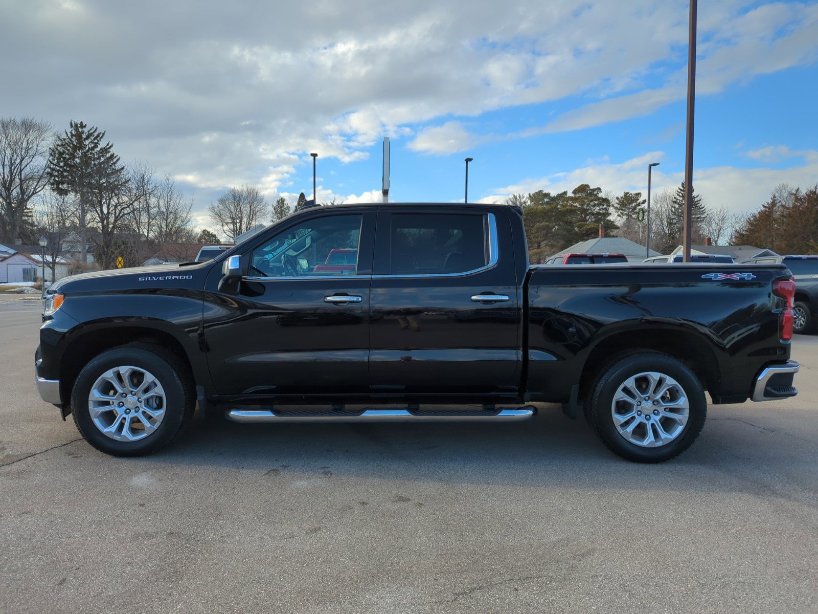 Used 2022 Chevrolet Silverado 1500 LTZ with VIN 3GCUDGED7NG557873 for sale in Caro, MI