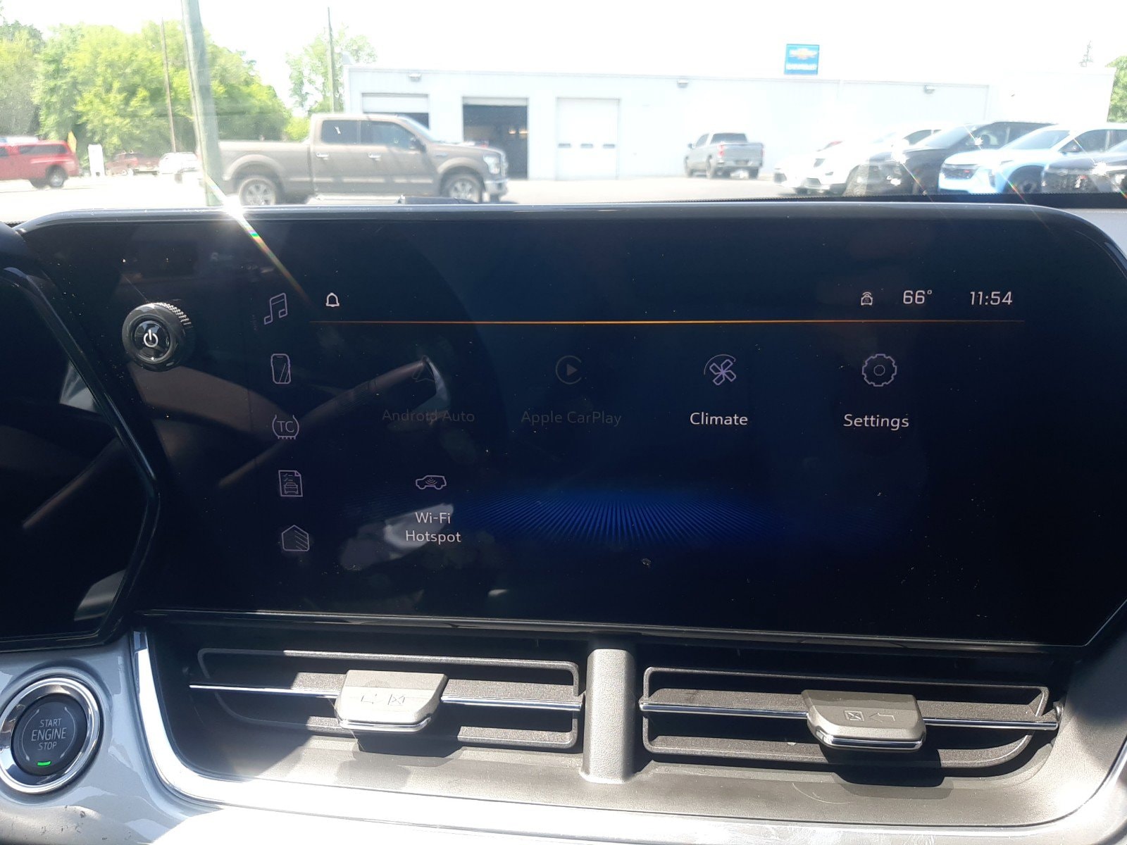 2025 Chevrolet Trax LT - Photo 28