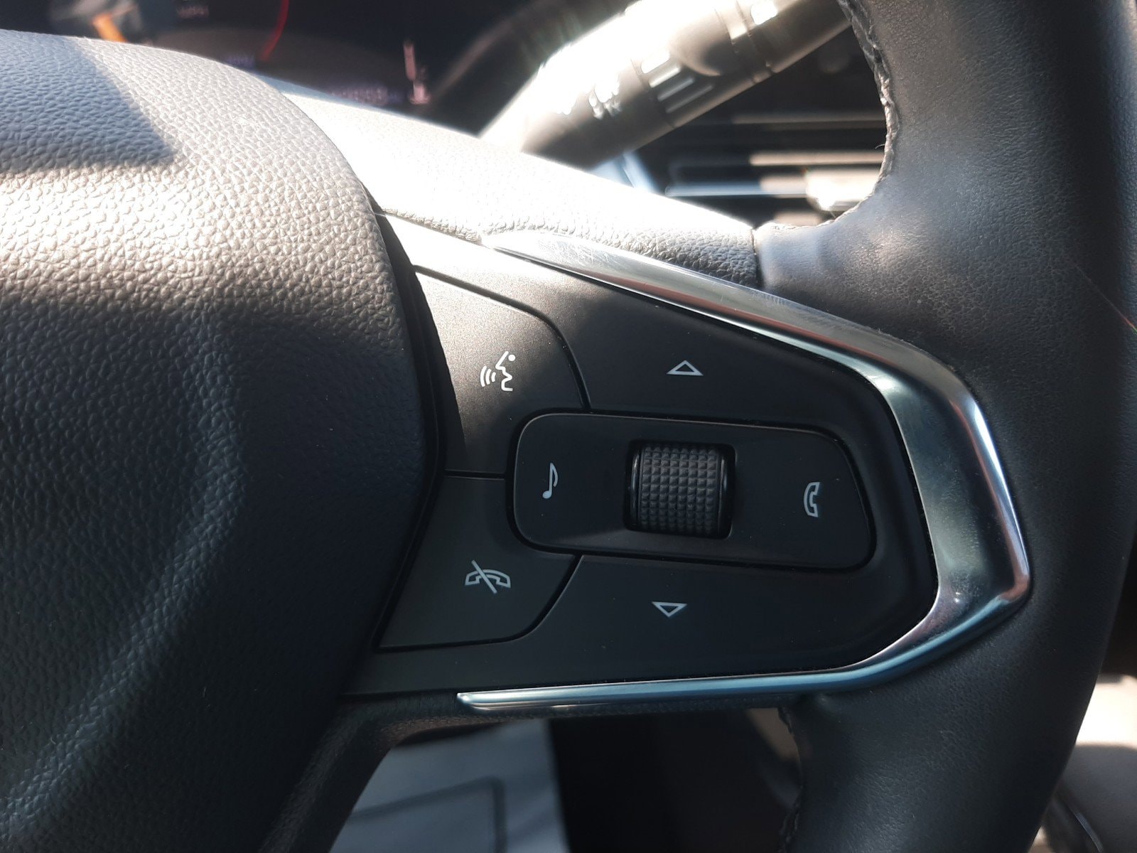 2025 Chevrolet Trax LT - Photo 26
