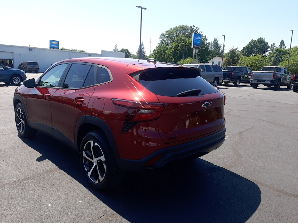 Used 2024 Chevrolet Trax 1RS SUV