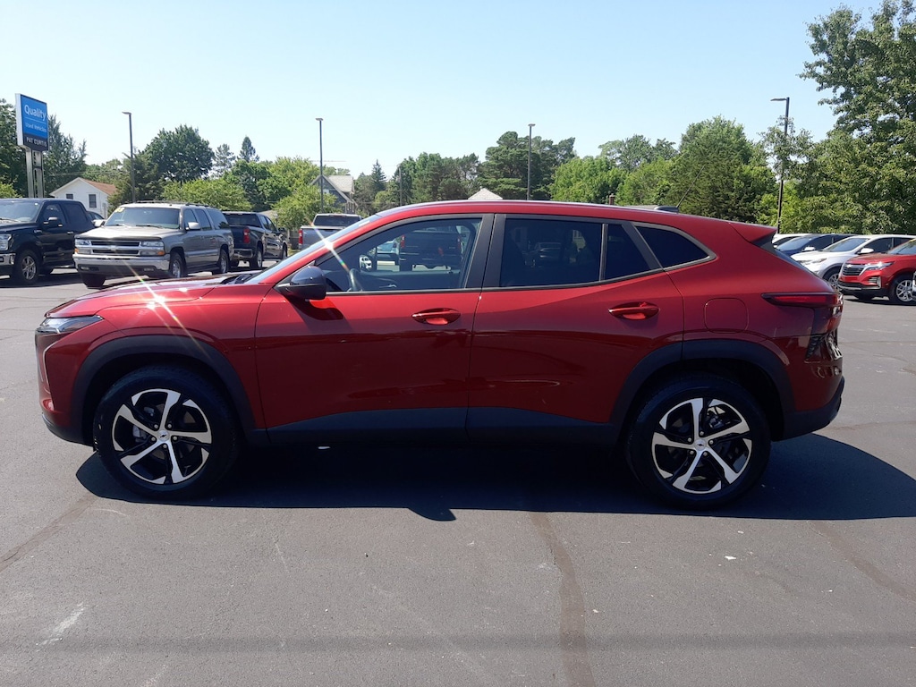 Used 2024 Chevrolet Trax 1RS SUV