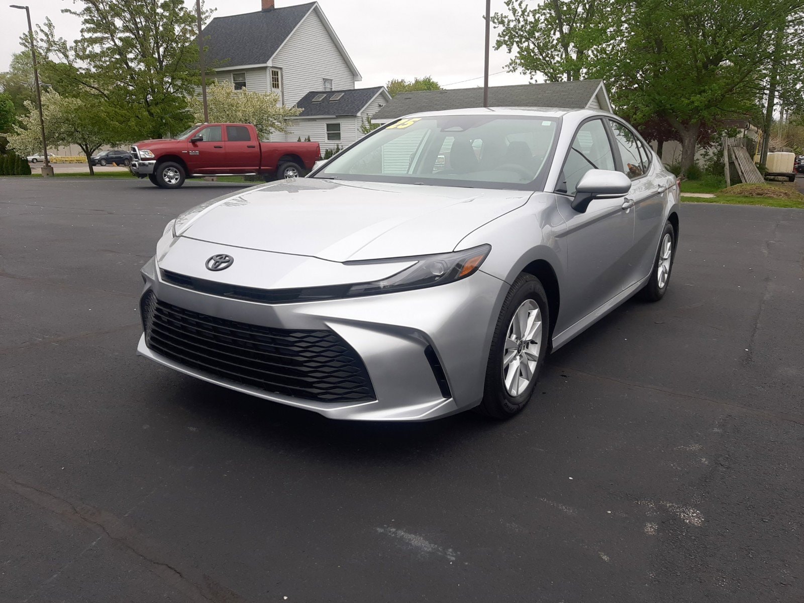 2025 Toyota Camry LE AWD Hybrid's photo