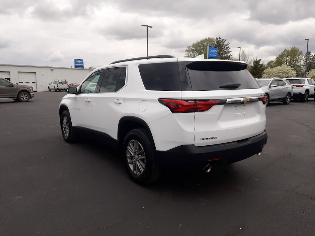 Used 2023 Chevrolet Traverse LT Cloth SUV