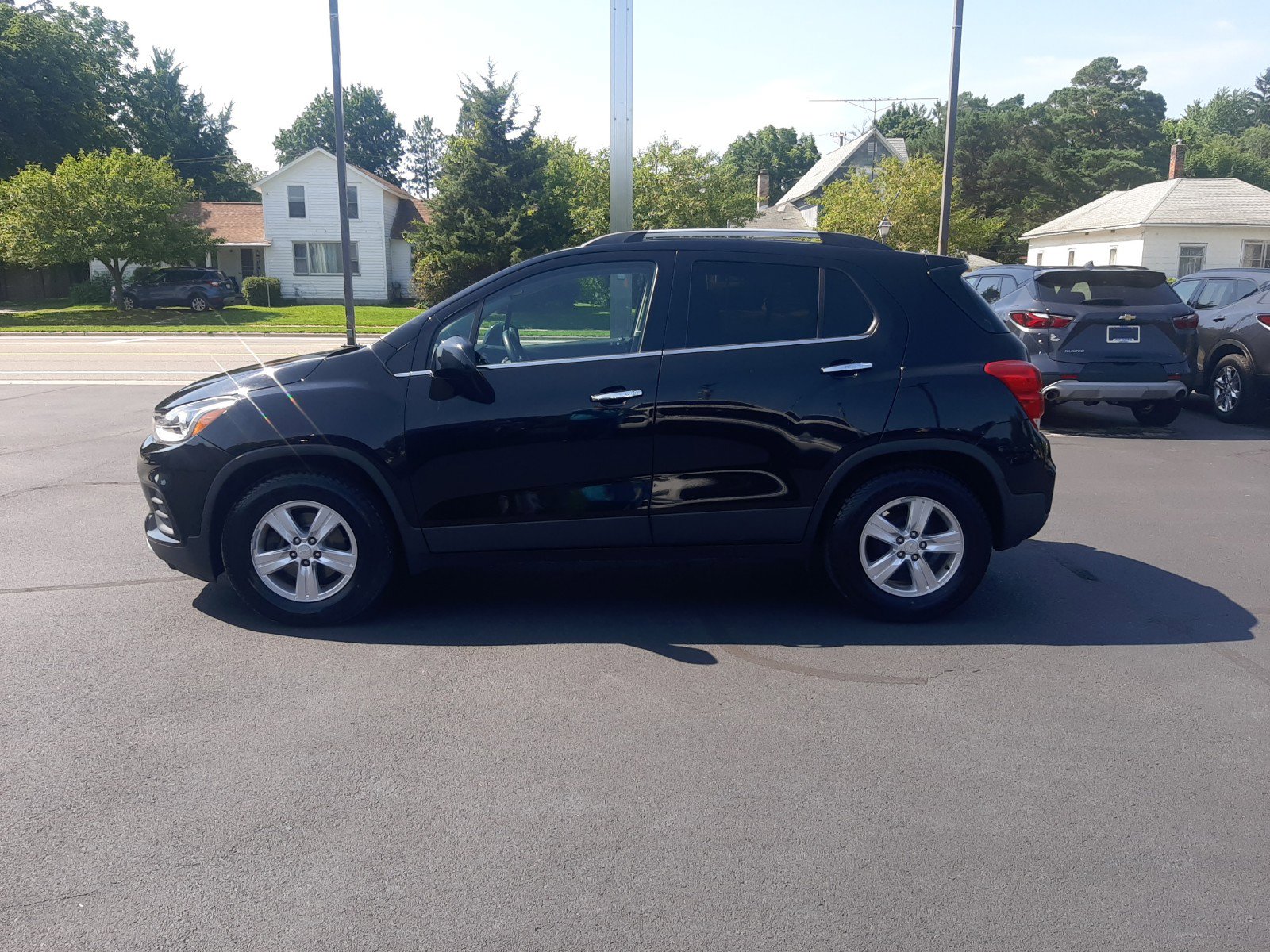 2017 Chevrolet Trax LT photo 2
