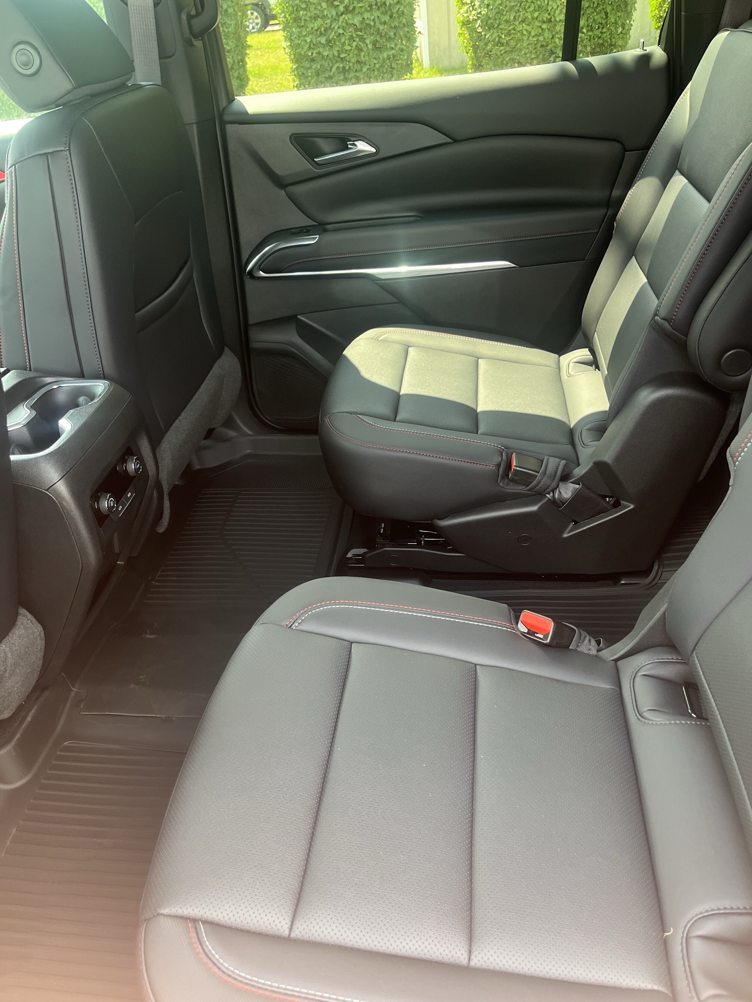 2026 Chevrolet Traverse Z71 - Photo 12