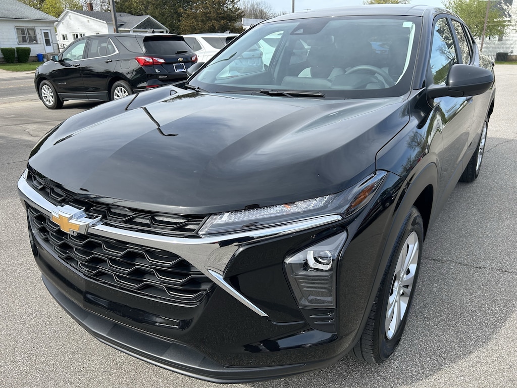 Used 2024 Chevrolet Trax LS SUV