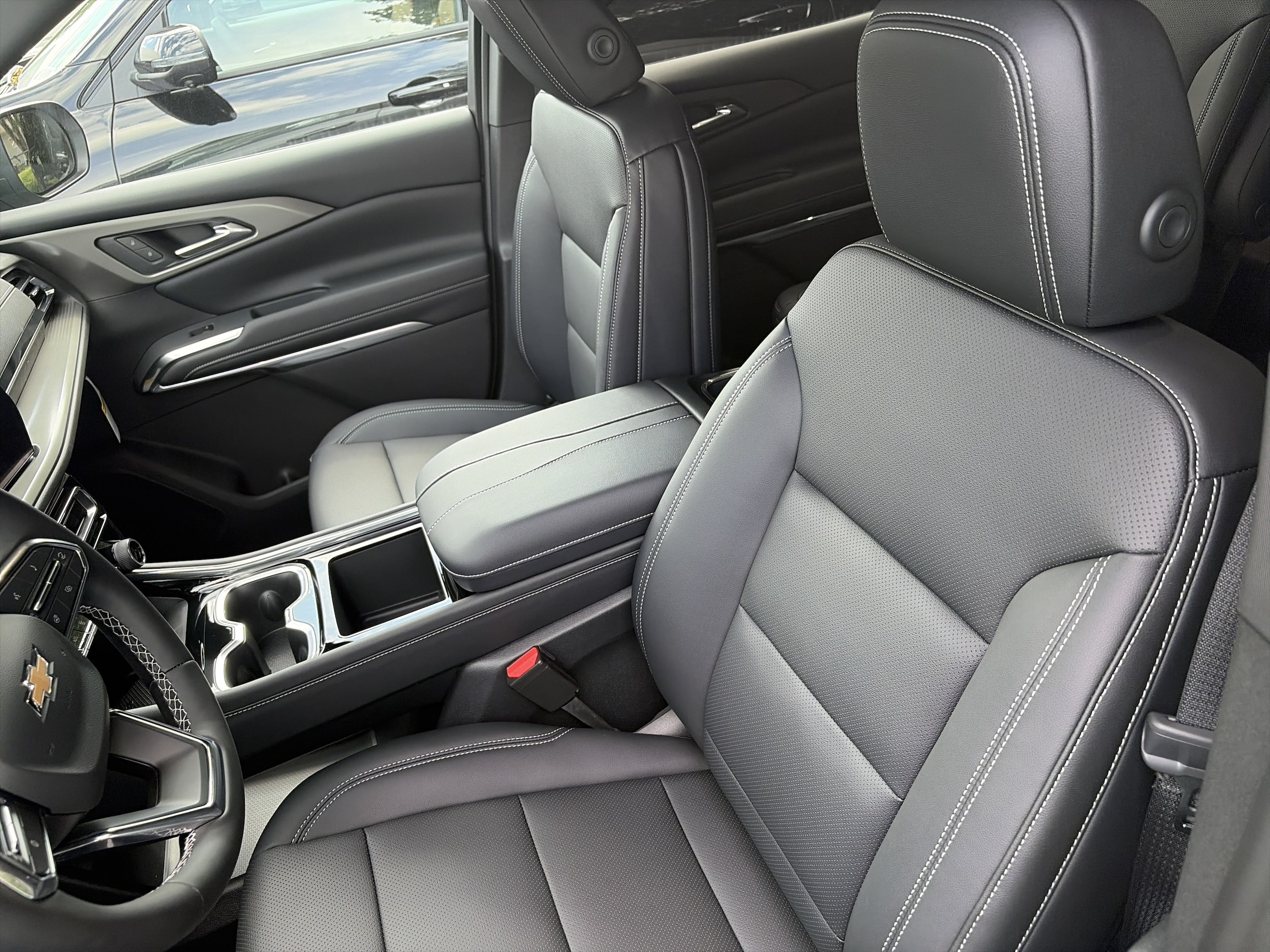 2027 Chevrolet Traverse LT - Photo 11