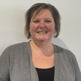 Staff member Patricia Sweeney from ID_9551e4