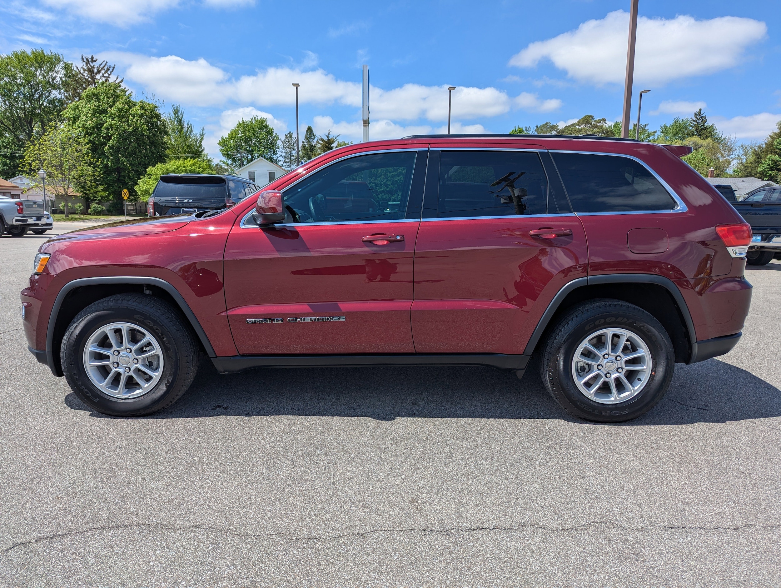 Used 2019 Jeep Grand Cherokee Laredo with VIN 1C4RJFAG4KC529486 for sale in Caro, MI
